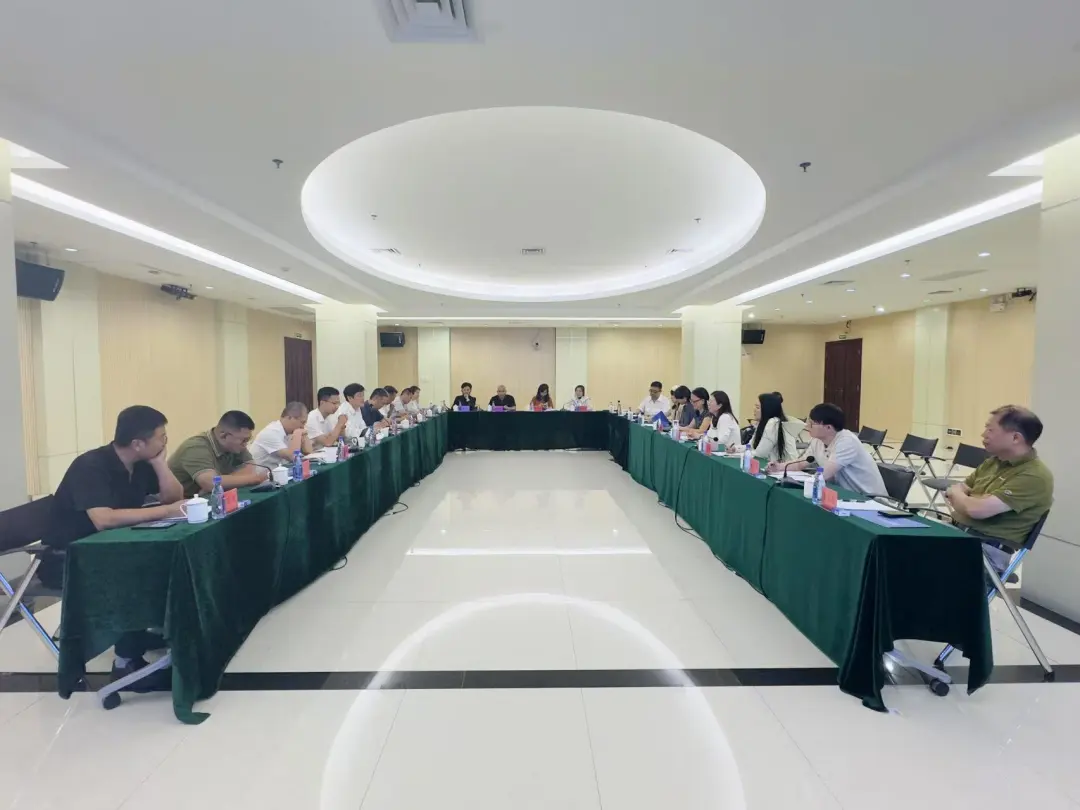 中国橡胶工业协会调研团赴海南橡胶调研